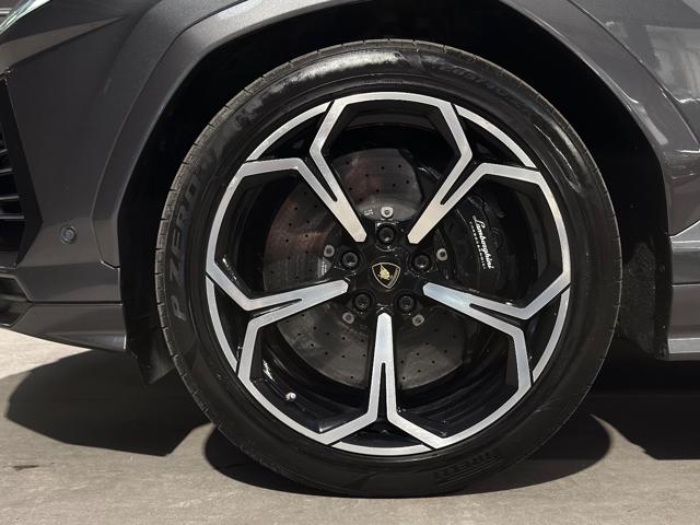 LAMBORGHINI Urus usata, con Park Distance Control