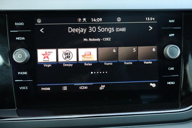 VOLKSWAGEN Taigo usata, con Leve al volante