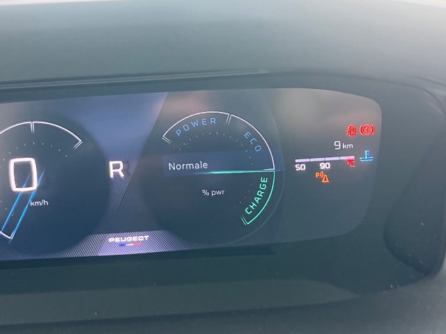 PEUGEOT 2008 usata, con Specchietti laterali elettrici