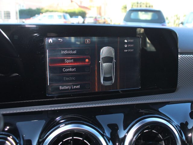 MERCEDES-BENZ A 250 usata, con Specchietti laterali elettrici