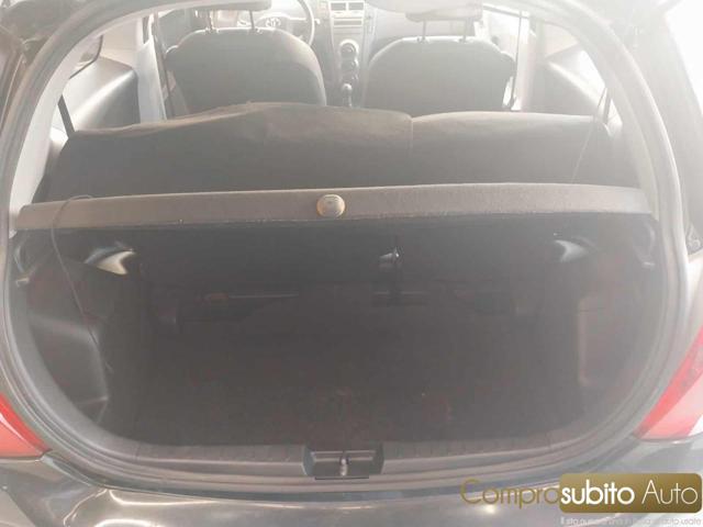 TOYOTA Yaris usata, con Airbag testa