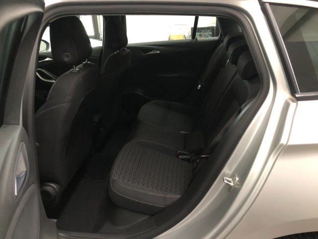 OPEL Astra usata, con Bluetooth