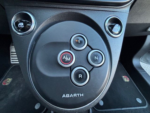 ABARTH 595 usata, con Bluetooth