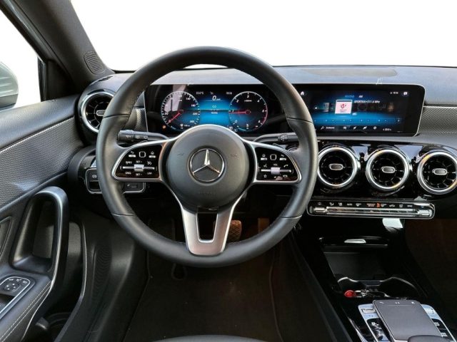 MERCEDES-BENZ A 180 usata, con Cronologia tagliandi