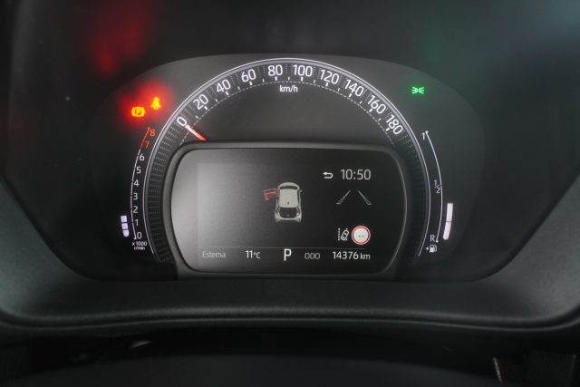 TOYOTA Aygo X usata 6