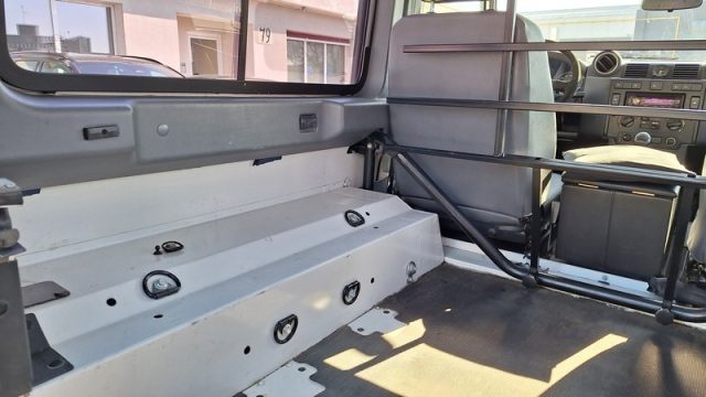 LAND ROVER Defender usata 18