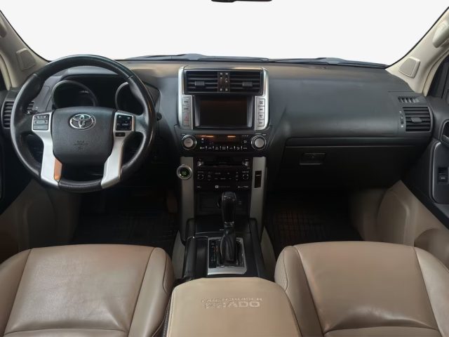 TOYOTA Land Cruiser usata, con Boardcomputer