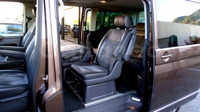 VOLKSWAGEN Multivan usata, con Autoradio