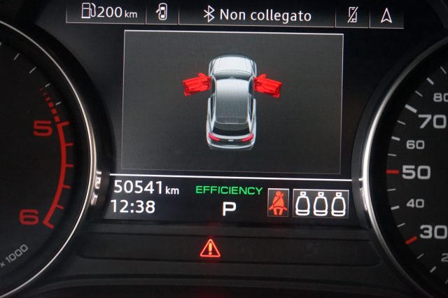 AUDI Q5 usata, con Sensori di parcheggio posteriori