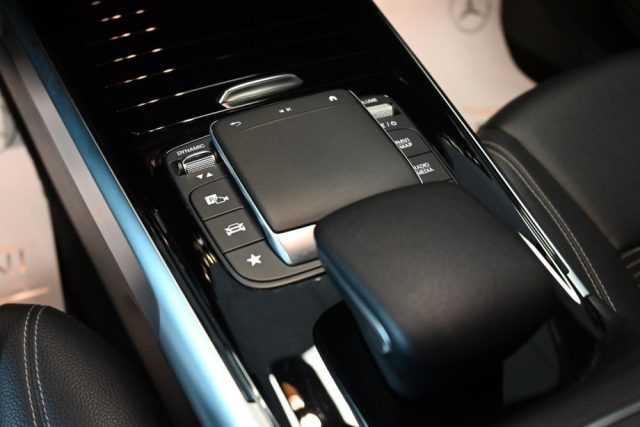 MERCEDES-BENZ GLB 180 usata 38