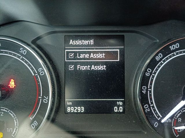 SKODA Kamiq usata, con Sedile posteriore sdoppiato