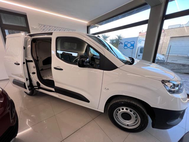 TOYOTA Proace City usata, con Airbag