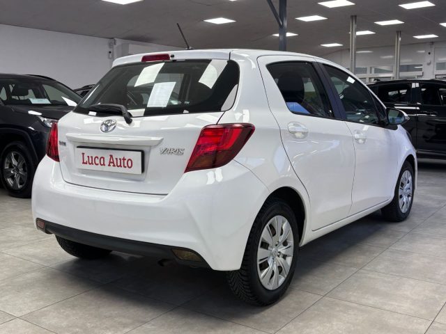 TOYOTA Yaris usata, con Autoradio