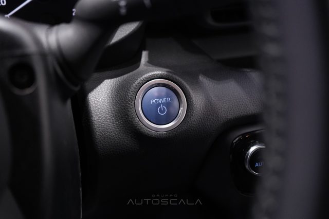 TOYOTA Yaris usata, con Touch screen