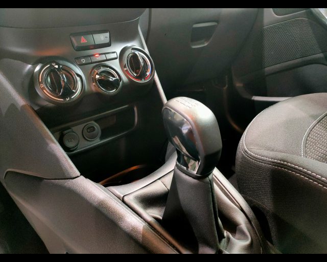 PEUGEOT 208 usata, con Sedile posteriore sdoppiato