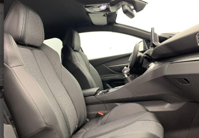 PEUGEOT 3008 usata, con Controllo automatico clima