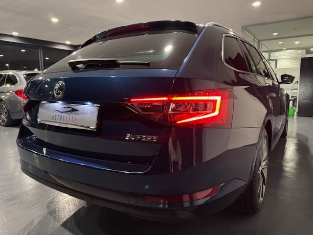 SKODA Superb usata, con Autoradio