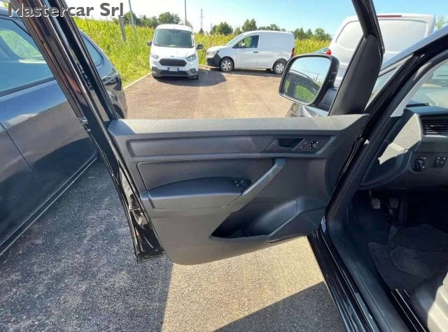 VOLKSWAGEN Caddy usata, con USB