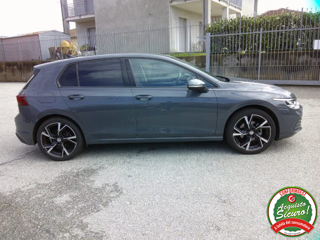 VOLKSWAGEN Golf usata, con Autoradio