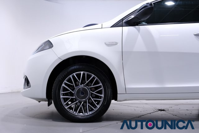 LANCIA Ypsilon usata, con Fendinebbia