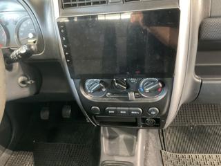 SUZUKI Jimny usata, con Bluetooth