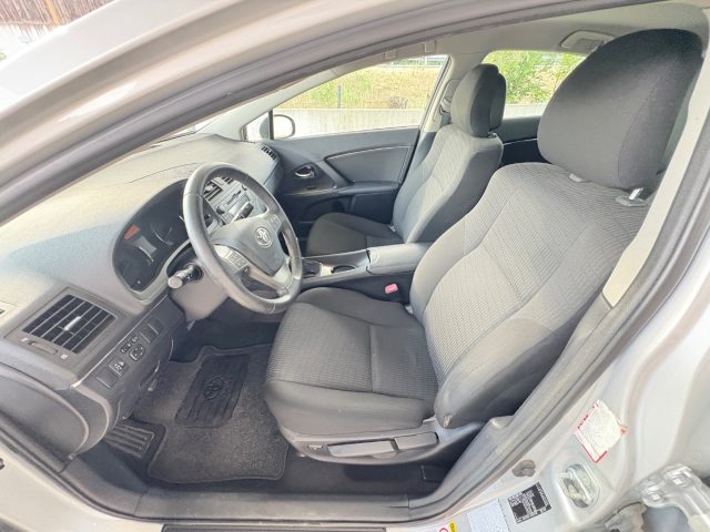 TOYOTA Avensis usata, con ESP