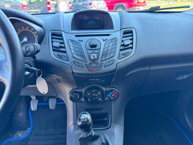 FORD Fiesta usata, con Sensori di parcheggio posteriori