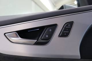 AUDI Q8 usata, con Sensori di parcheggio posteriori