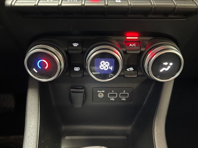 RENAULT Clio usata, con Controllo automatico clima