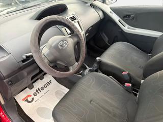 TOYOTA Yaris usata, con Autoradio