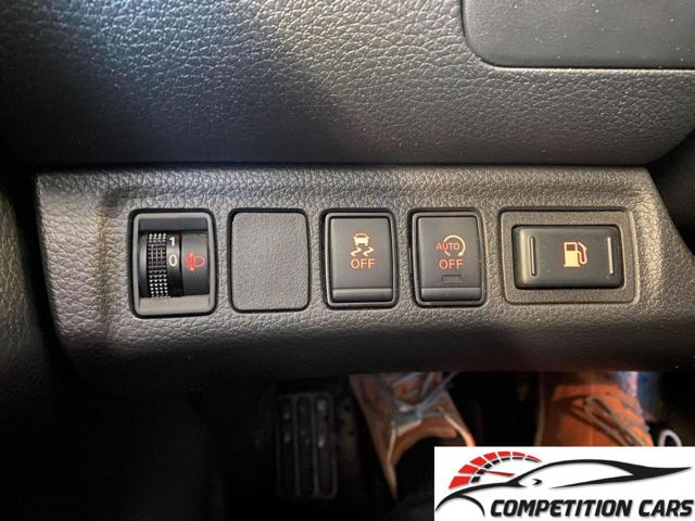 NISSAN Navara usata, con Park Distance Control