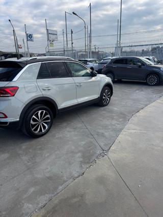 VOLKSWAGEN T-Roc usata, con Autoradio