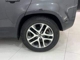 LAND ROVER Defender usata, con Autoradio digitale