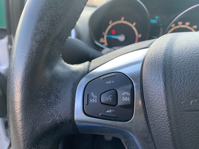 FORD Fiesta usata, con USB