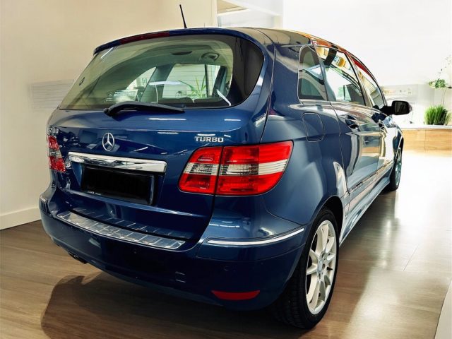 MERCEDES-BENZ B 200 usata, con Autoradio