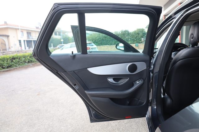 MERCEDES-BENZ C 200 usata, con Kit fumatori