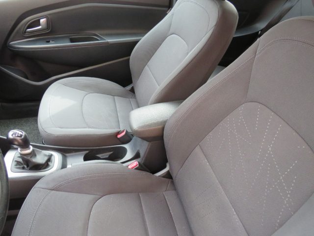 KIA Rio usata, con Volante in pelle