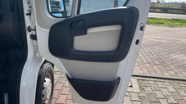 PEUGEOT Boxer usata, con Volante multifunzione