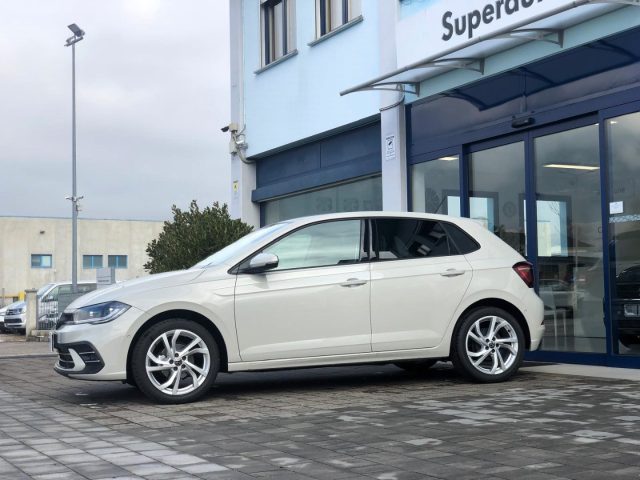 VOLKSWAGEN Polo usata, con Autoradio