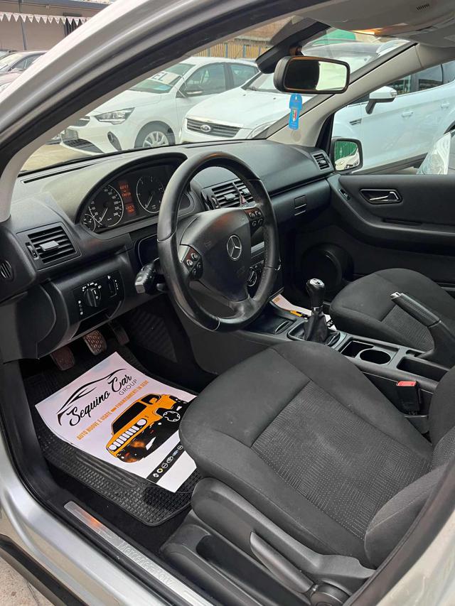 MERCEDES-BENZ A 180 usata, con Alzacristalli elettrici