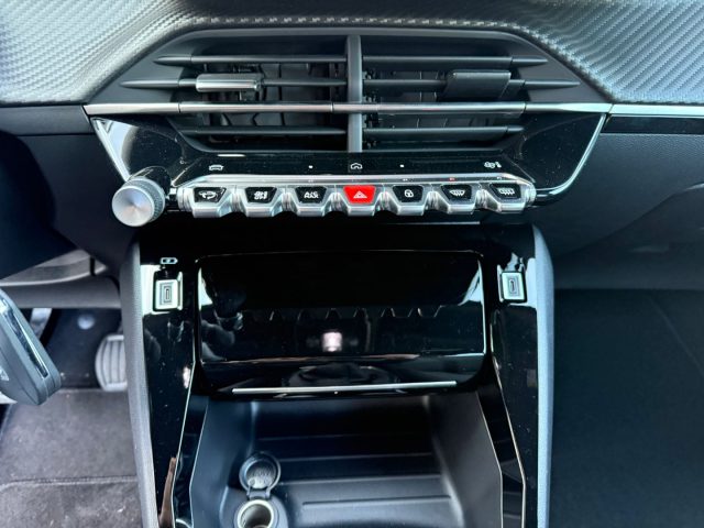 PEUGEOT 2008 usata, con Sensore di pioggia