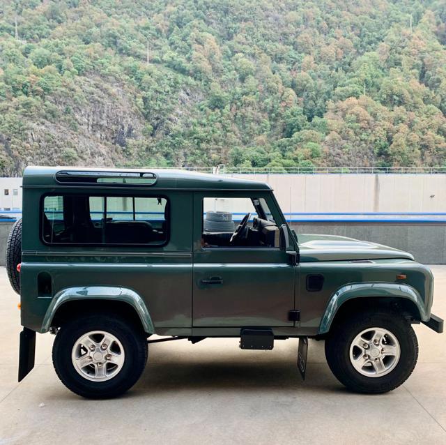 LAND ROVER Defender usata, con Climatizzatore