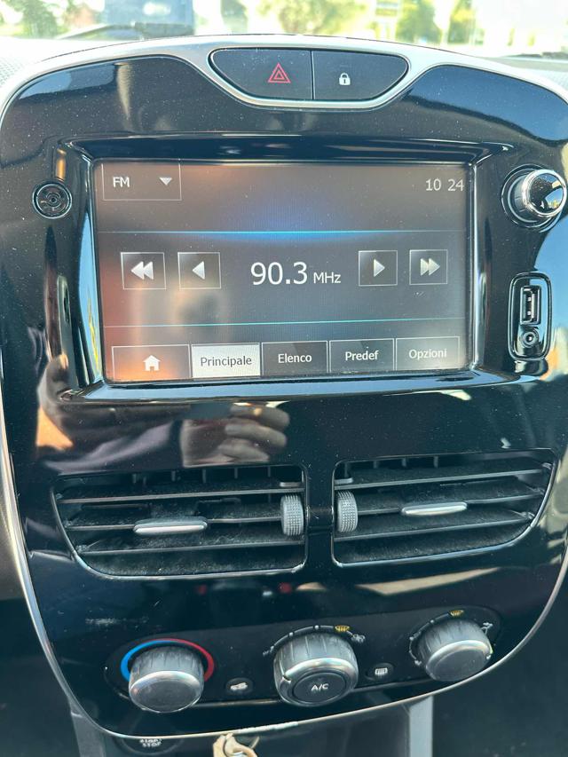 RENAULT Clio usata, con Touch screen