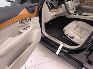 VOLVO XC90 usata, con Telecamera per parcheggio assistito