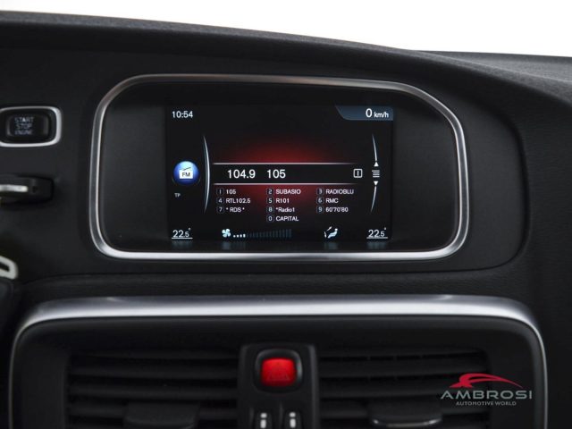 VOLVO V40 Cross Country usata 13