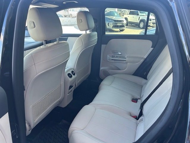 MERCEDES-BENZ GLA 200 usata, con Park Distance Control