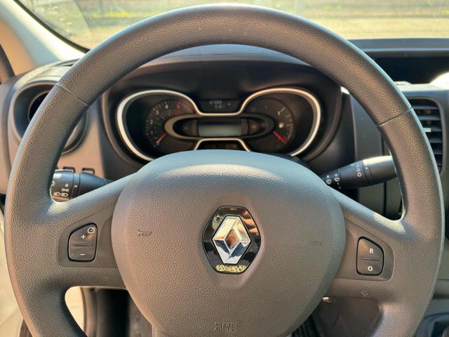 RENAULT Trafic usata, con Park Distance Control