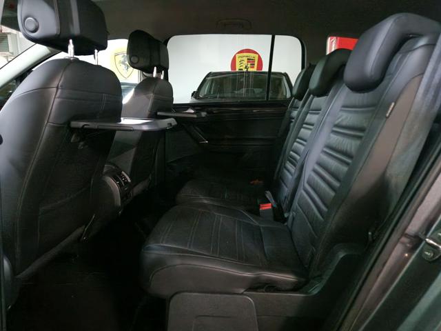 VOLKSWAGEN Touran usata, con Park Distance Control