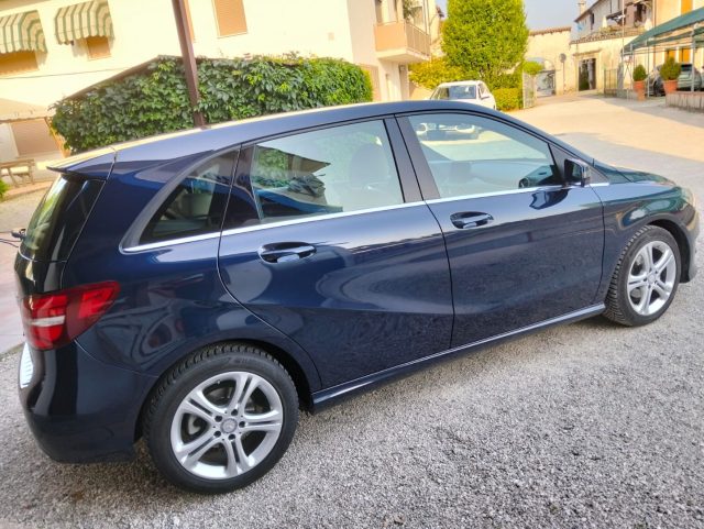 MERCEDES-BENZ B 180 usata, con Autoradio