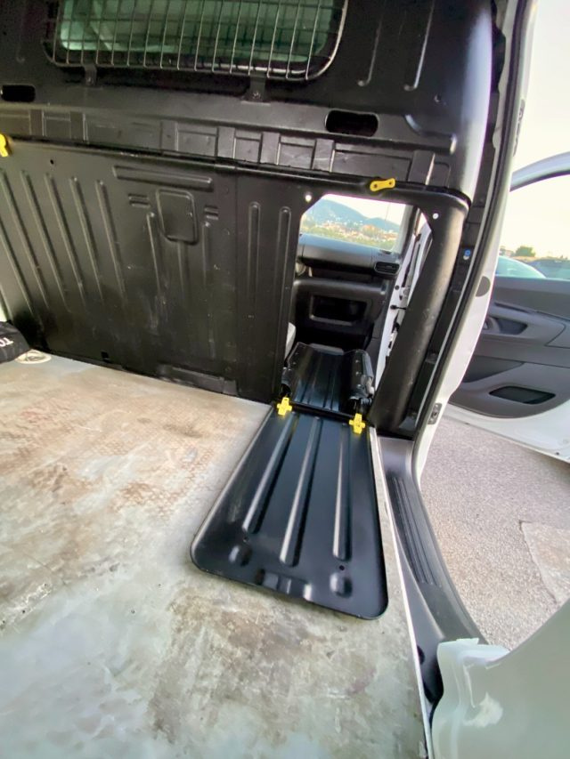 TOYOTA Proace City usata, con Specchietti laterali elettrici